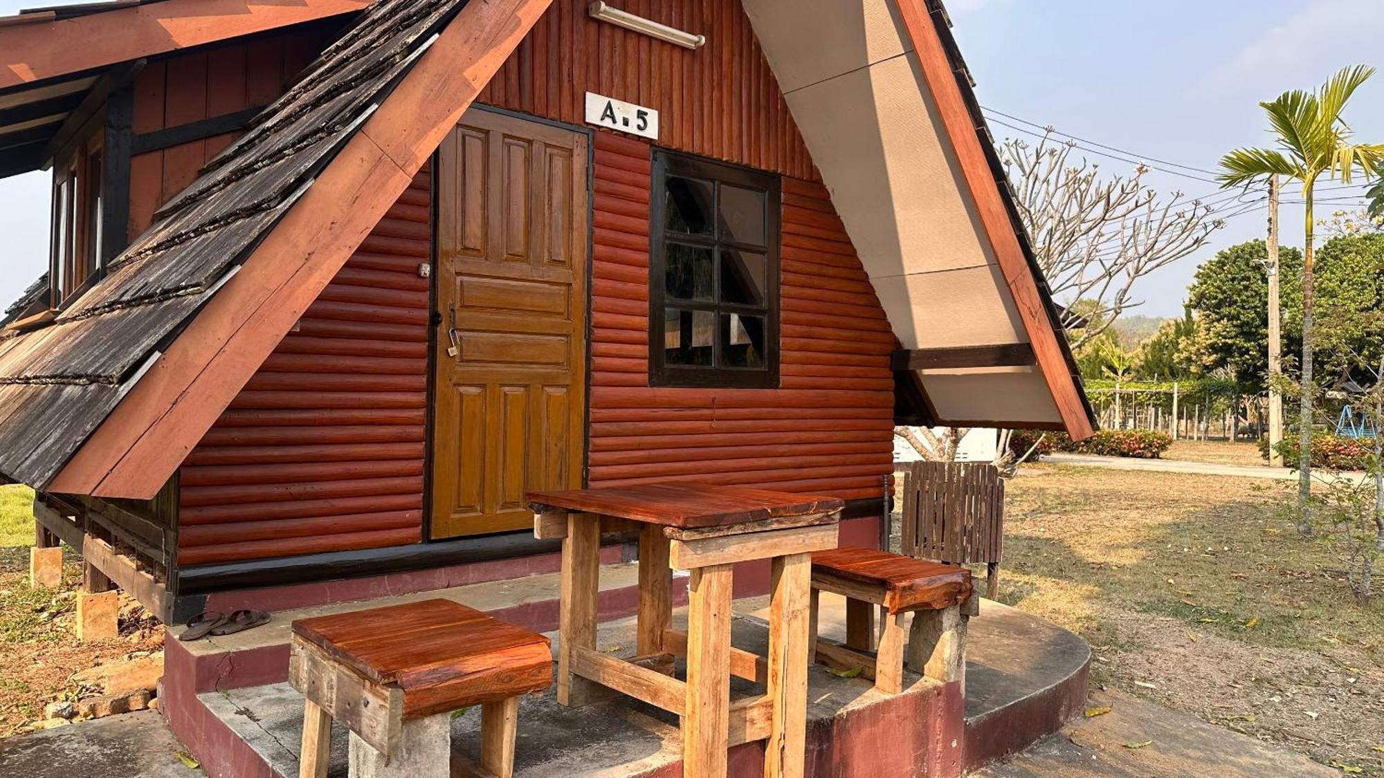 Mae Chaem Hotel And Resort Екстериор снимка